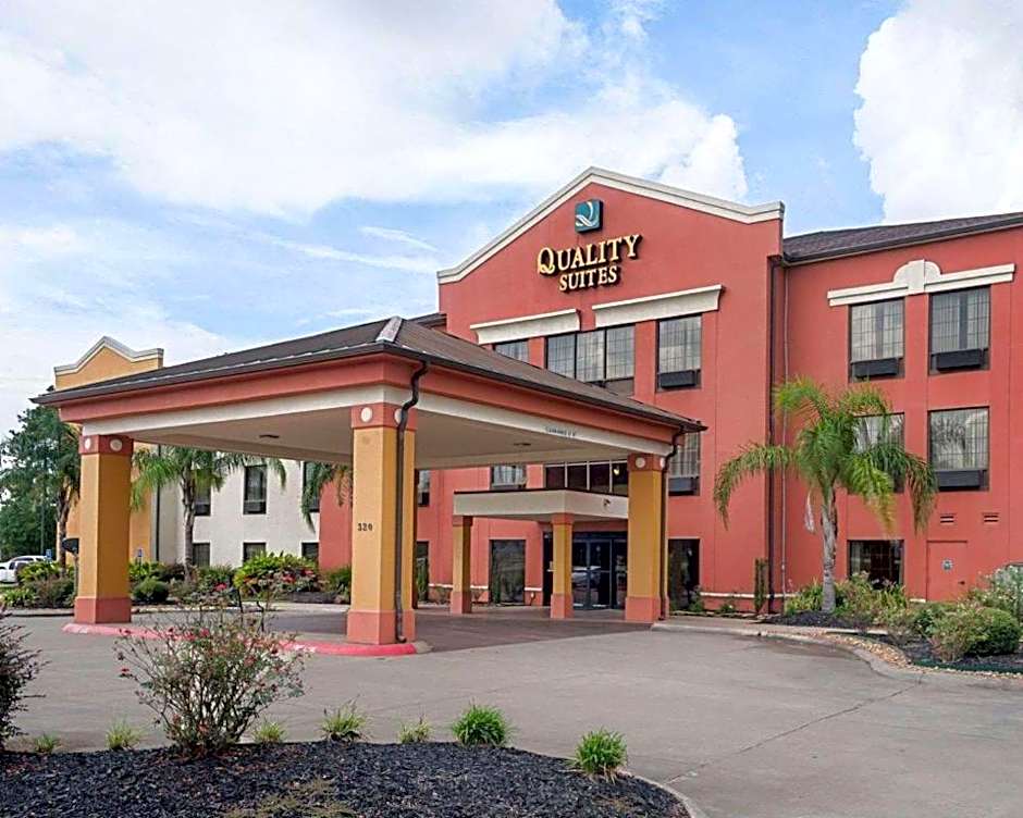 Quality Suites Sulphur