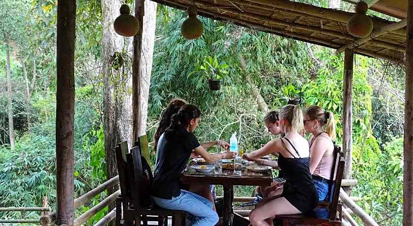 Hill Tribe Art House (Lahu & Akha Homestay)