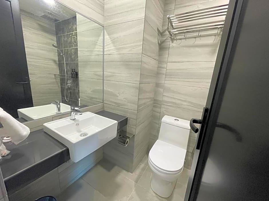 DJ Citi Plaza Hotel & Suites