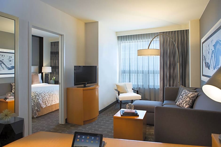 Renaissance Chicago O'Hare Suites Hotel