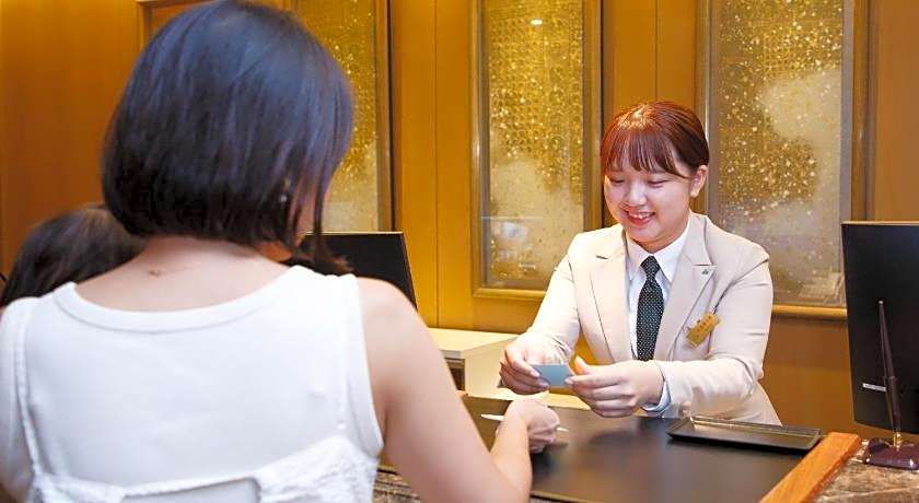 Okura Akademia Park Hotel