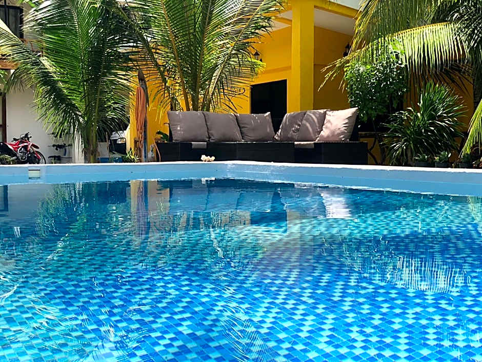 Apo Diver Beach Accomodation