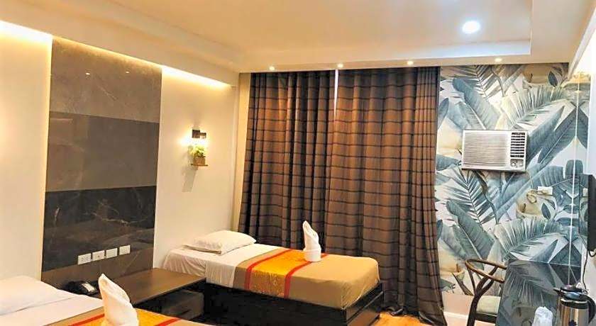 Grand Astoria Hotel