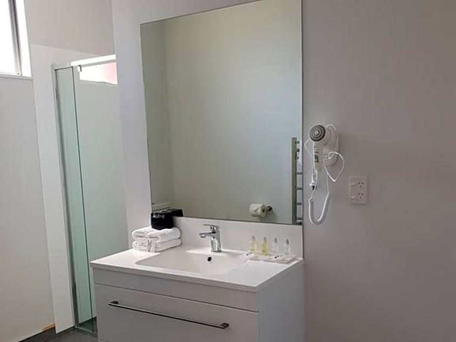 Durham Court Motor Inn