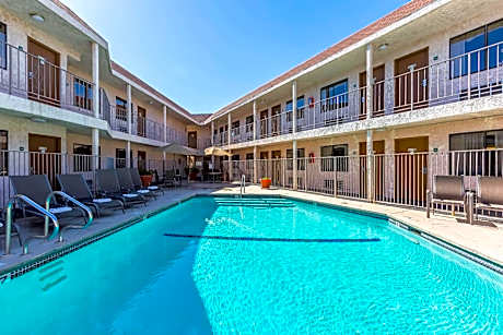 Rodeway Inn Magic Mountain Area