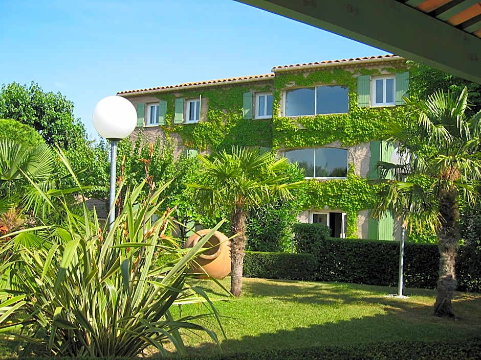 Logis Hotel Restaurant Uzes Pont du Gard