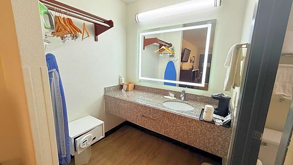 Ramada by Wyndham San Antonio Near SeaWorld/Lackland AFB