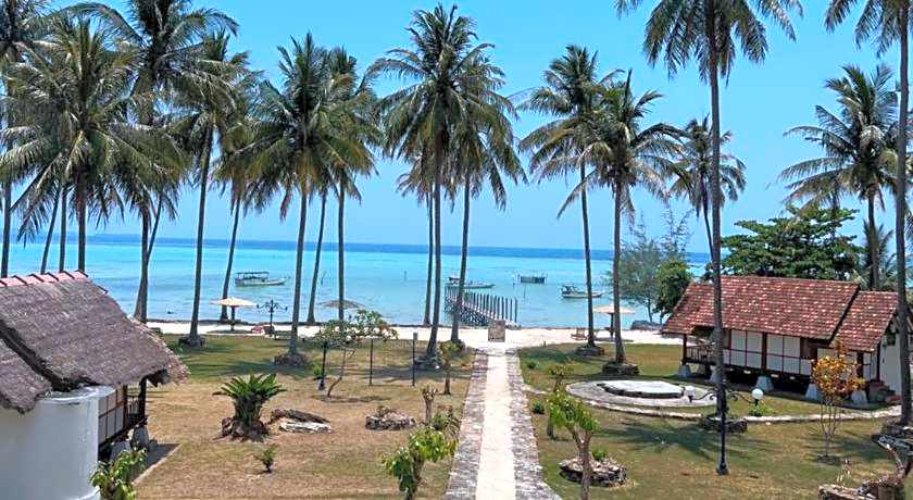 Arys Lagoon Bungalow & Hotel