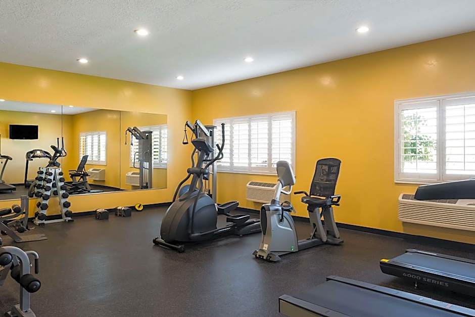 Best Western Plus Landmark Hotel