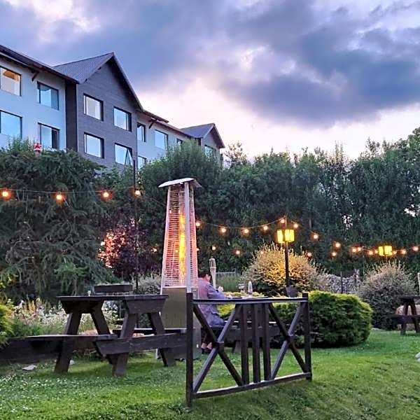 Xelena Hotel & Suites