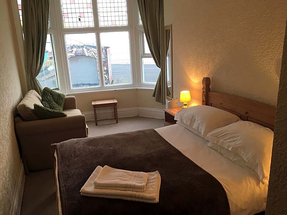 Camelot Seafront Hotel