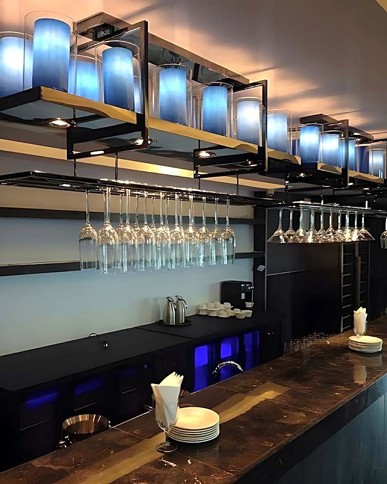 Hotel Royale Signature