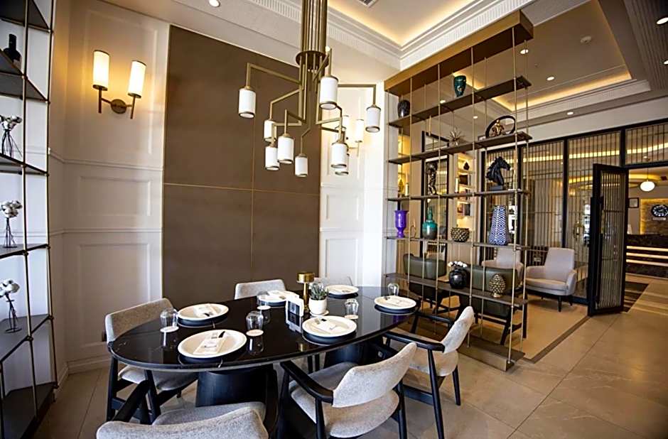 Hilly Hotel