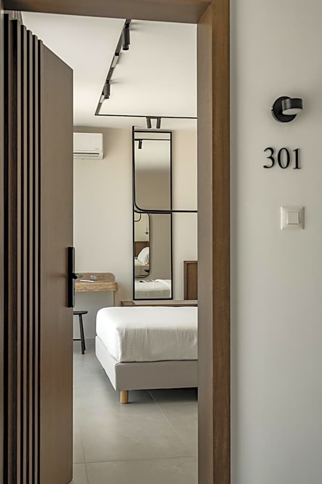 Thelèsi Apartments, 100m from the beach