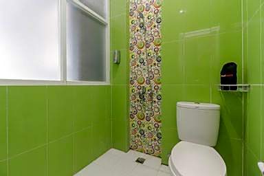 RedDoorz Plus near Stasiun Bekasi