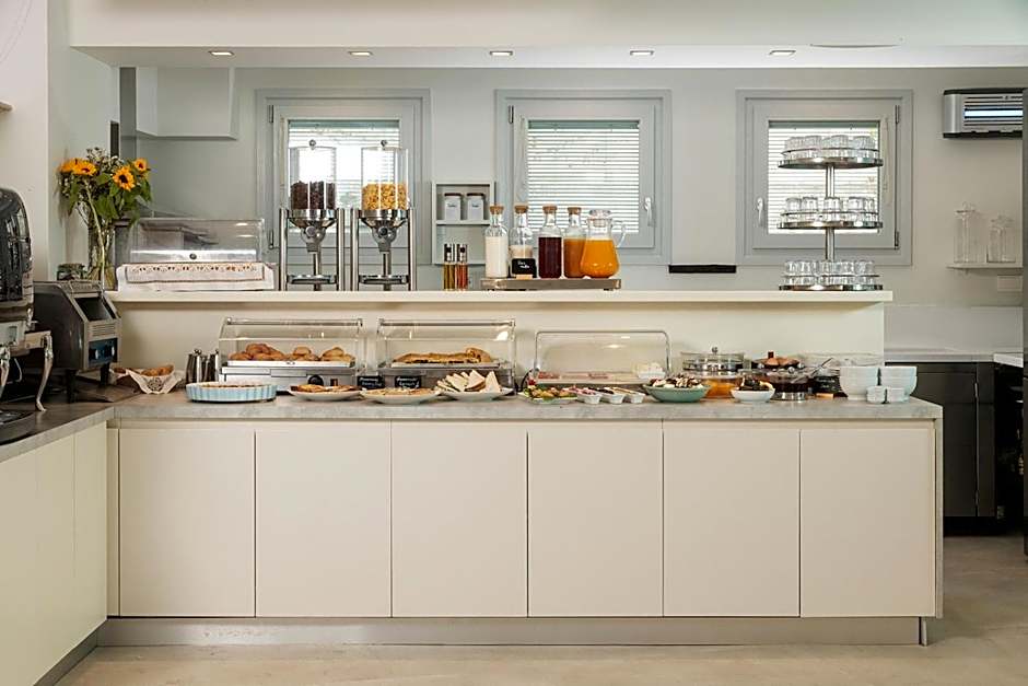 Iria Beach Art Hotel