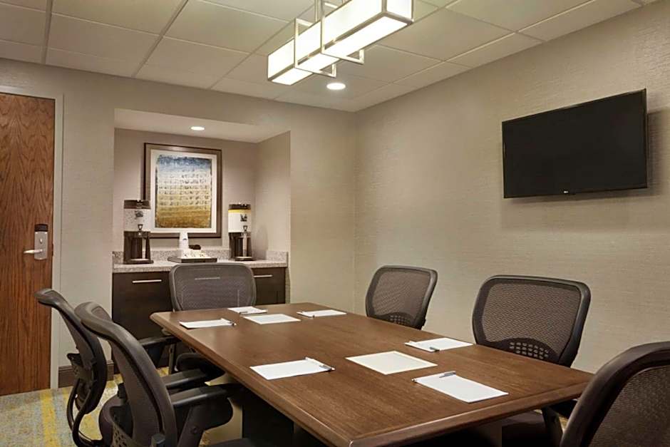 Hampton Inn By Hilton And Suites Springdale