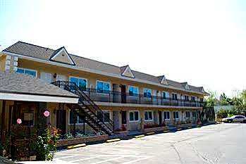 Walnut Inn & Suites West Covina