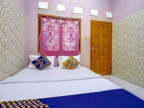 SPOT ON 90171 Pondok Kuning