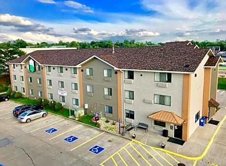 The Quincy Inn & Suites