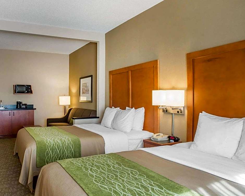 Comfort Inn & Suites West Chester - North Cincinnati