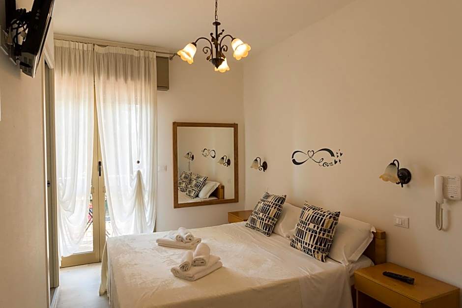 Photo 1 of 18 of Double Room