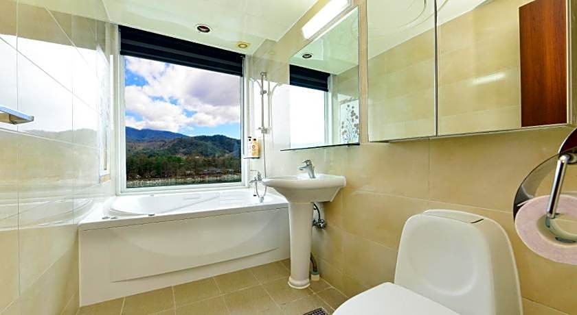 Moonlight Blue Pension