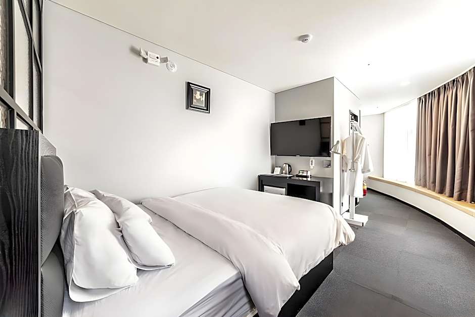 Gangneung Tourist Hotel