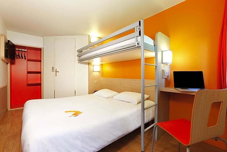 Photo 1 of 5 of 1 Double Bed and 1 Twin Bed