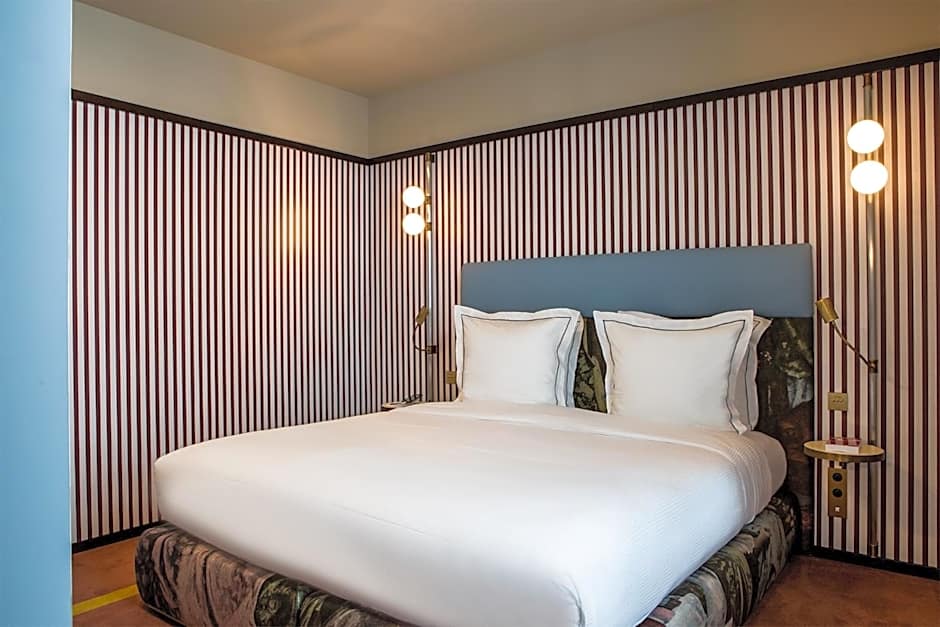 Hotel du Rond-Point des Champs-Elysees - Esprit de France