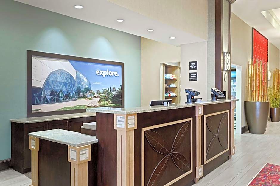 Hampton Inn By Hilton & Suites St. Petersburg/Downtown