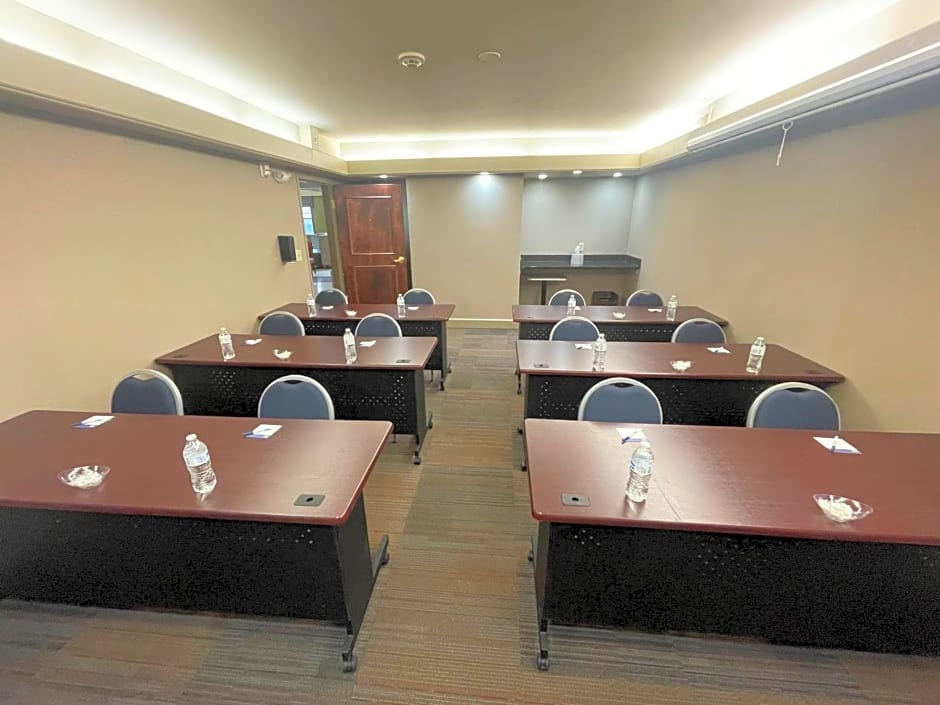 Holiday Inn Express Cleveland Downtown By IHG