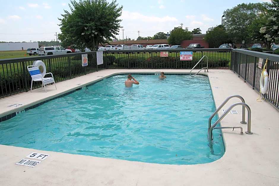 Hampton Inn By Hilton Laurinburg