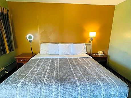 King Room - Non-Smoking