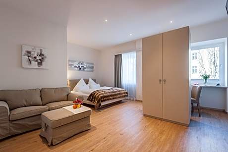 Studio Apartment with Sofa Bed "Leopold"
