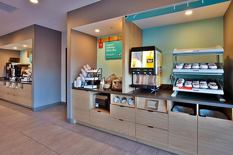 avid hotels - Detroit - Warren By IHG