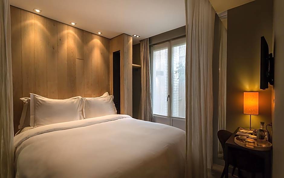 Hidden Hotel By Elegancia