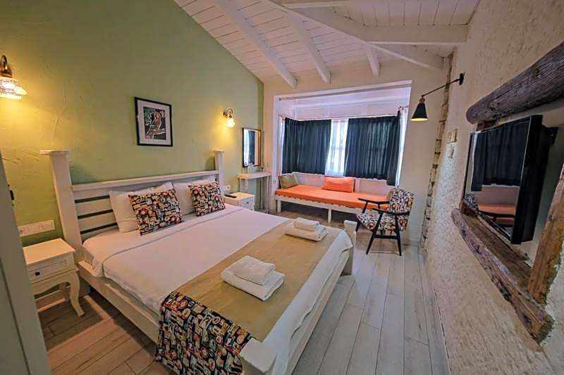 MorAnka Alaçatı