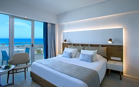 Premium Superior Double or Twin Room with Side Sea View