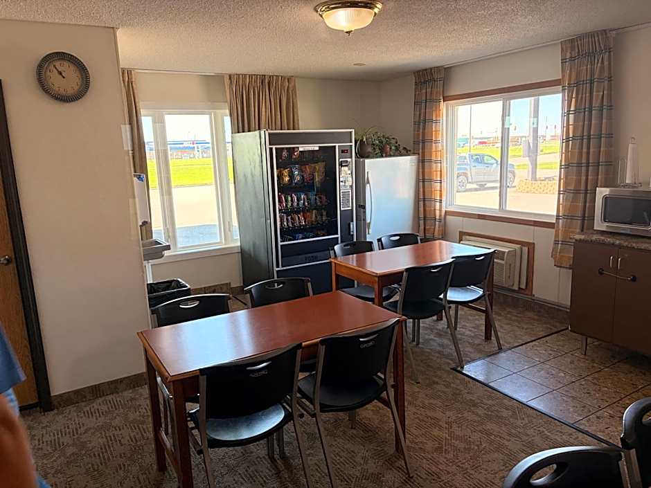 East Grand Inn Grand Forks ND I 29