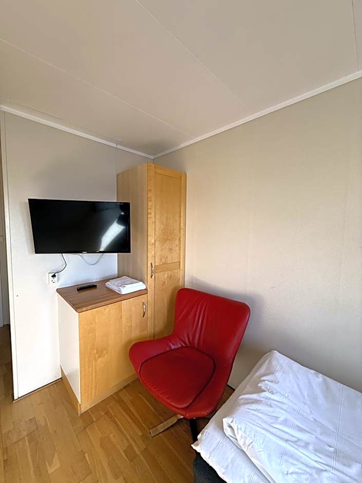 Sandmoen Bed & Breakfast, Free Parking