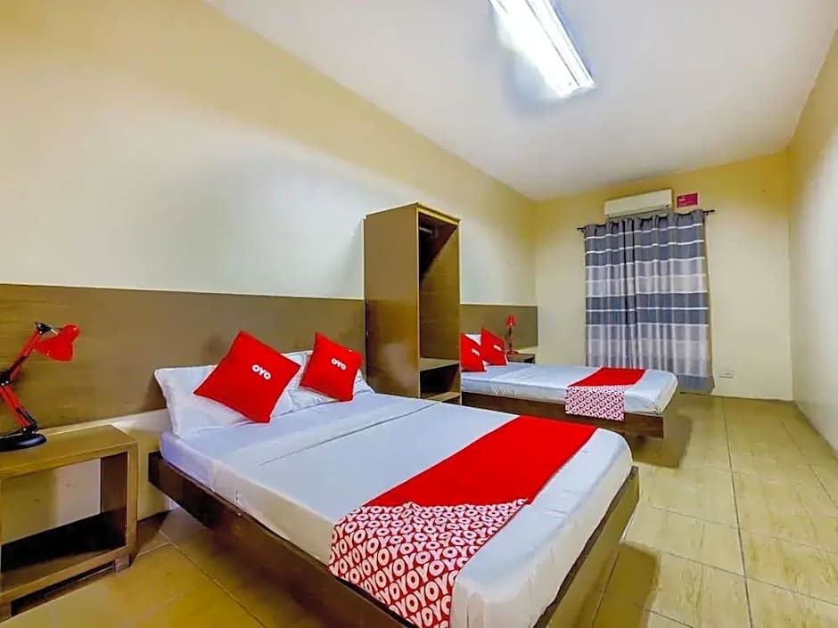 Metro Deluxe Residences near World Trade Center
