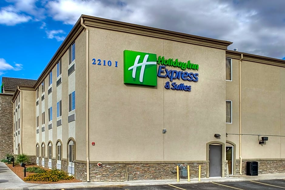 Holiday Inn Express Hotel & Suites Carlsbad