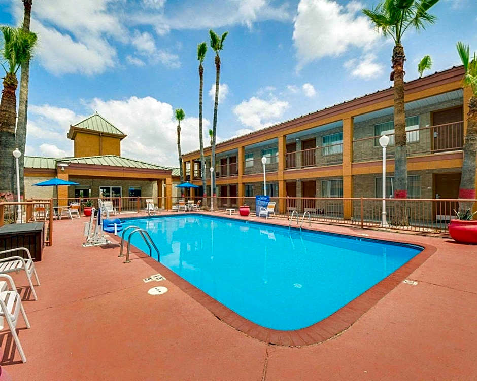 Econo Lodge Inn & Suites Eagle Pass