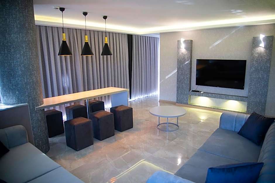 Le Luxe Suites Hotel