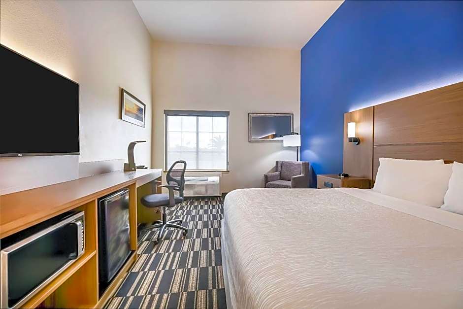 La Quinta Inn & Suites by Wyndham Alvin