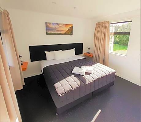 Double or Twin Room with Shared Bathroom