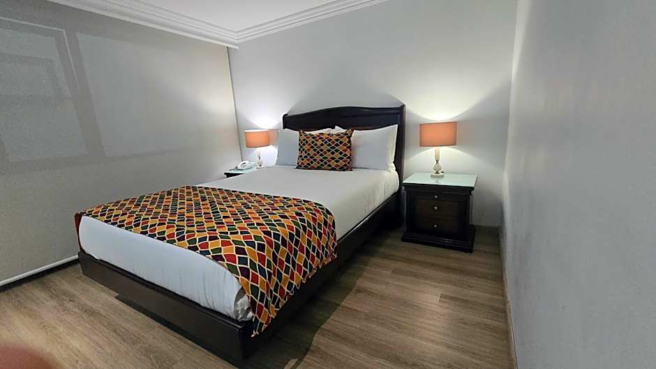 Hotel Embassy Park
