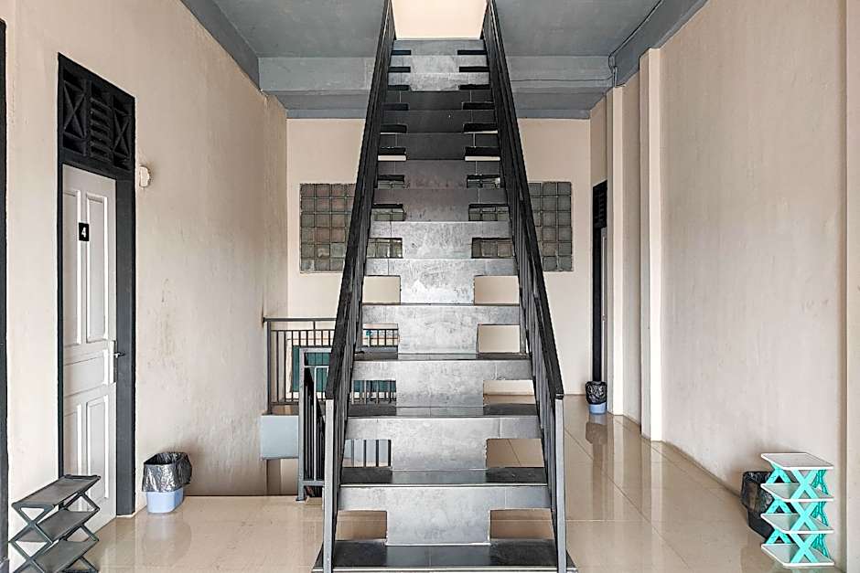 RedDoorz Syariah near Universitas Jambi Telanaipura