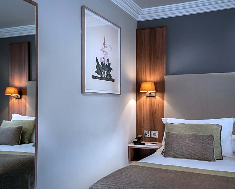 Photo 1 of 4 of Double Room